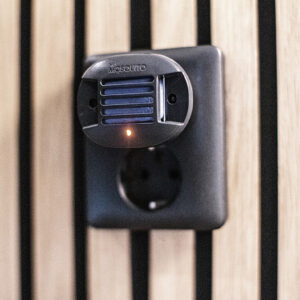 En Mr Mosquito inkopplad i vägguttaget